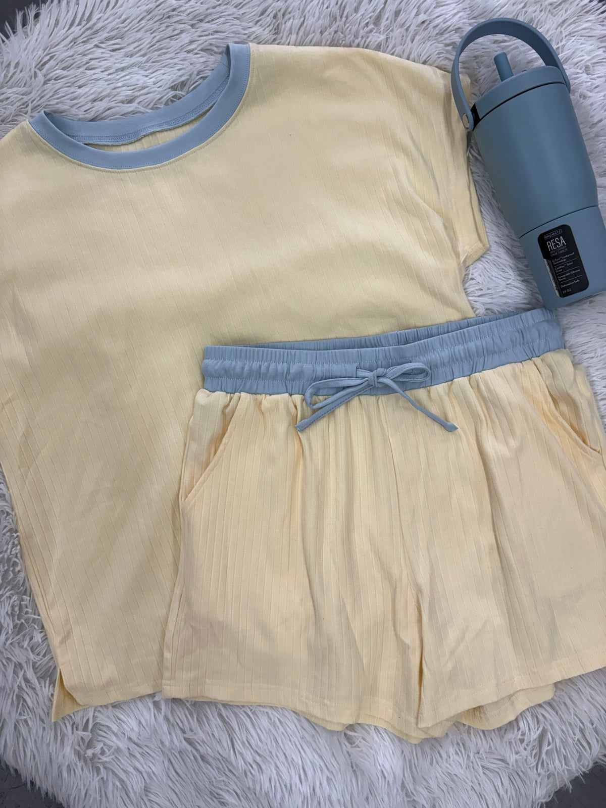 Butter yellow set