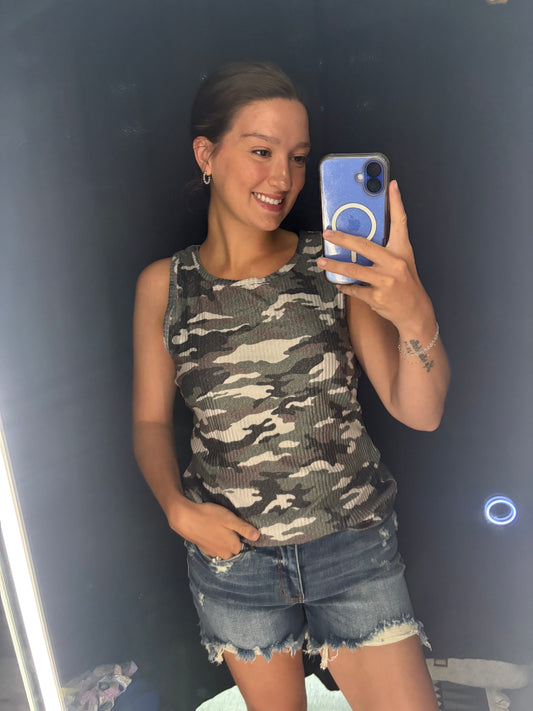 Camo tank