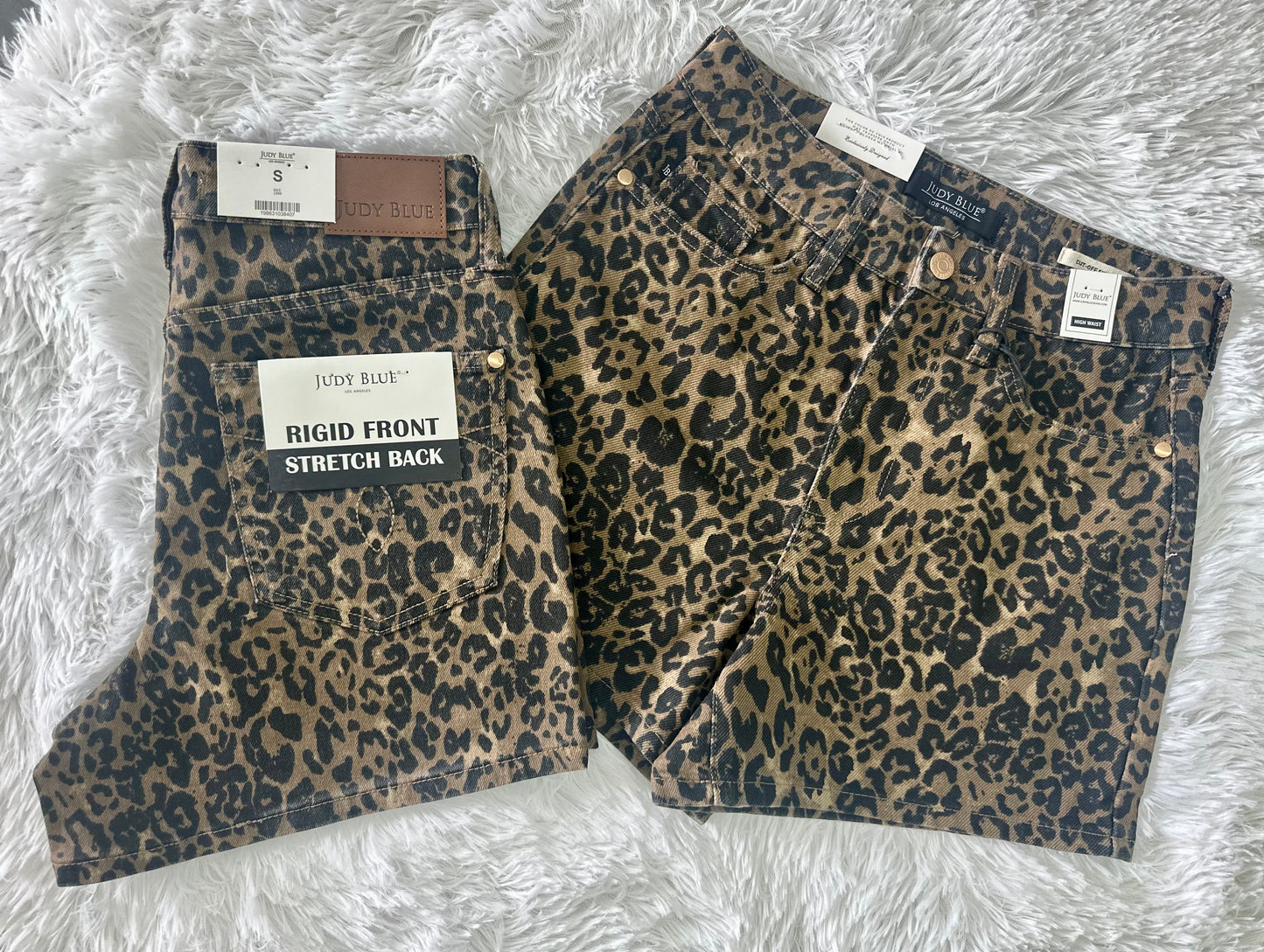 Judy Blue HW leopard shorts