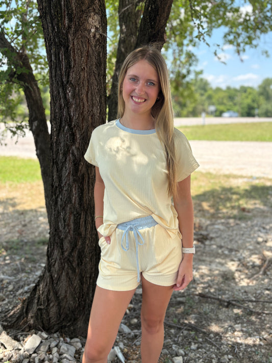 Butter yellow set